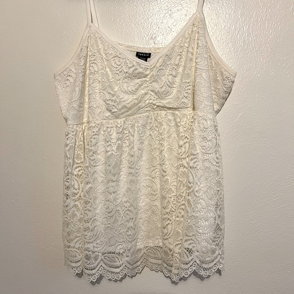 Torrid white lace double layered tank top - size 3 -22-24